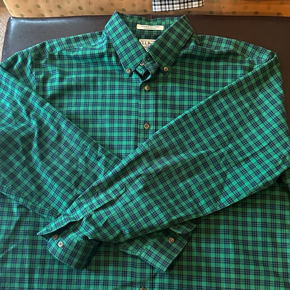 L.L. Bean Men's Green Checkered Button Down Long Sleeve Shirt- size XL-Tall